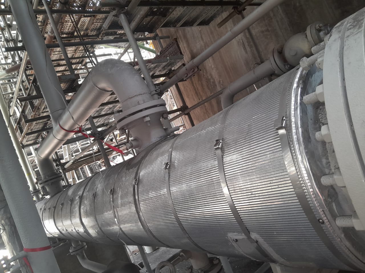 Thermal insulation on pipe elbows